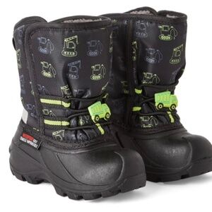 George Snowboots size 8 ( new without tag )